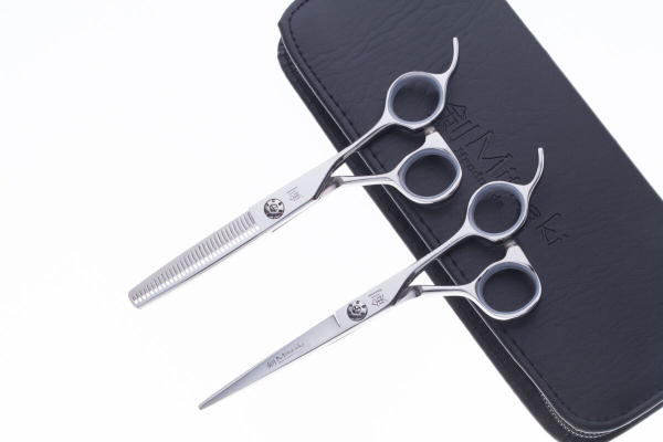 Scherenset, MITZAKI-Niionty (6,0 Zoll), in Ergo-Form, für Stylisten die einer Schere alles abverlangen, Scherenklingen aus C440 Japanstahl, mit Etui und Einstellschlüssel